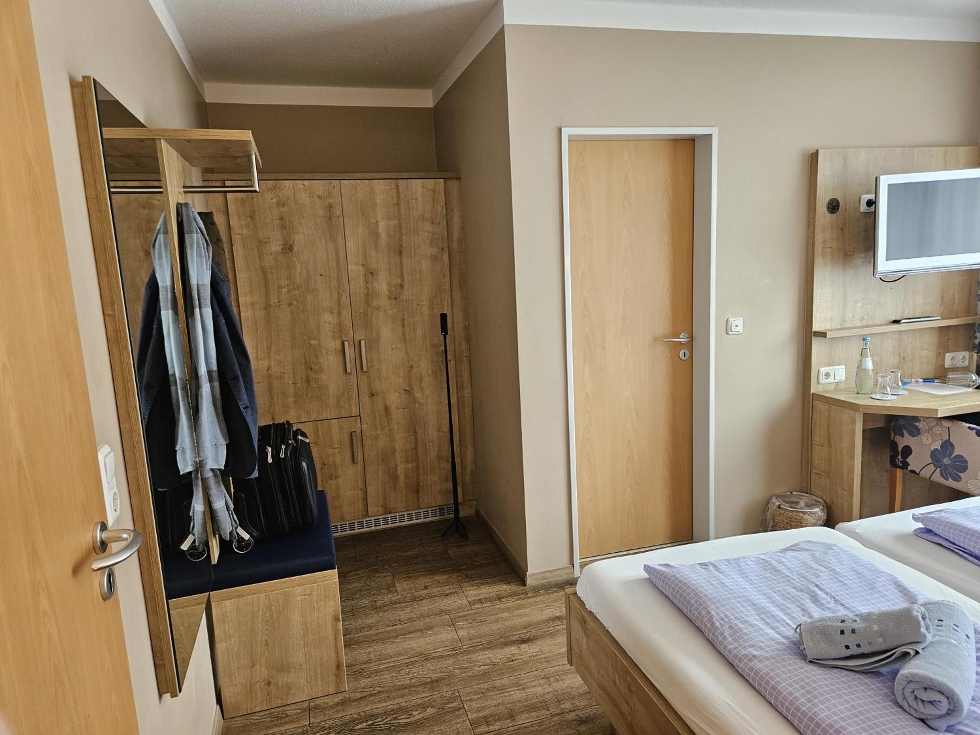 Hotel Pension Am Hafen Norddeich  Exterior photo