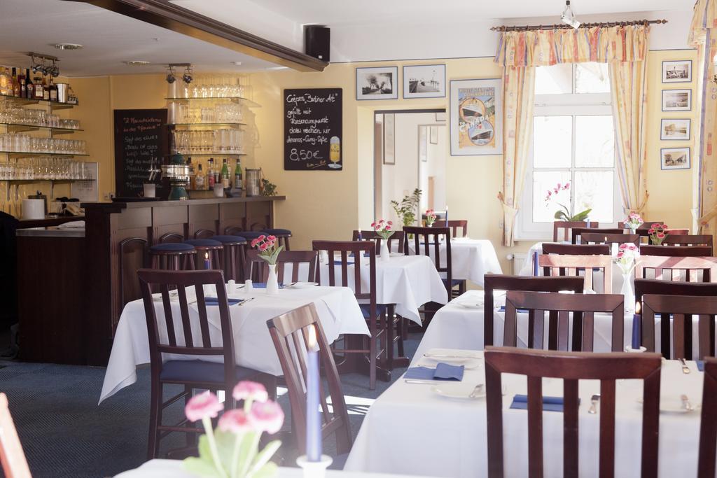 Hotel Pension Am Hafen Norddeich  Exterior photo